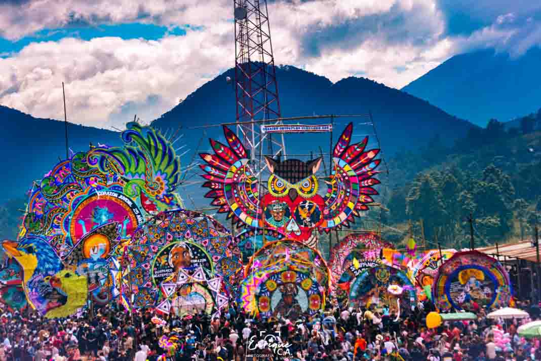 Festival De Barriletes Gigantes De Santiago Y Sumpango Sacatep Quez